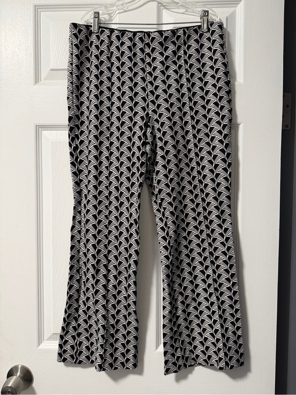 Maeve by Anthropologie The Margot Pants M Black White Geometric Cropped Flare - Picture 3 of 9